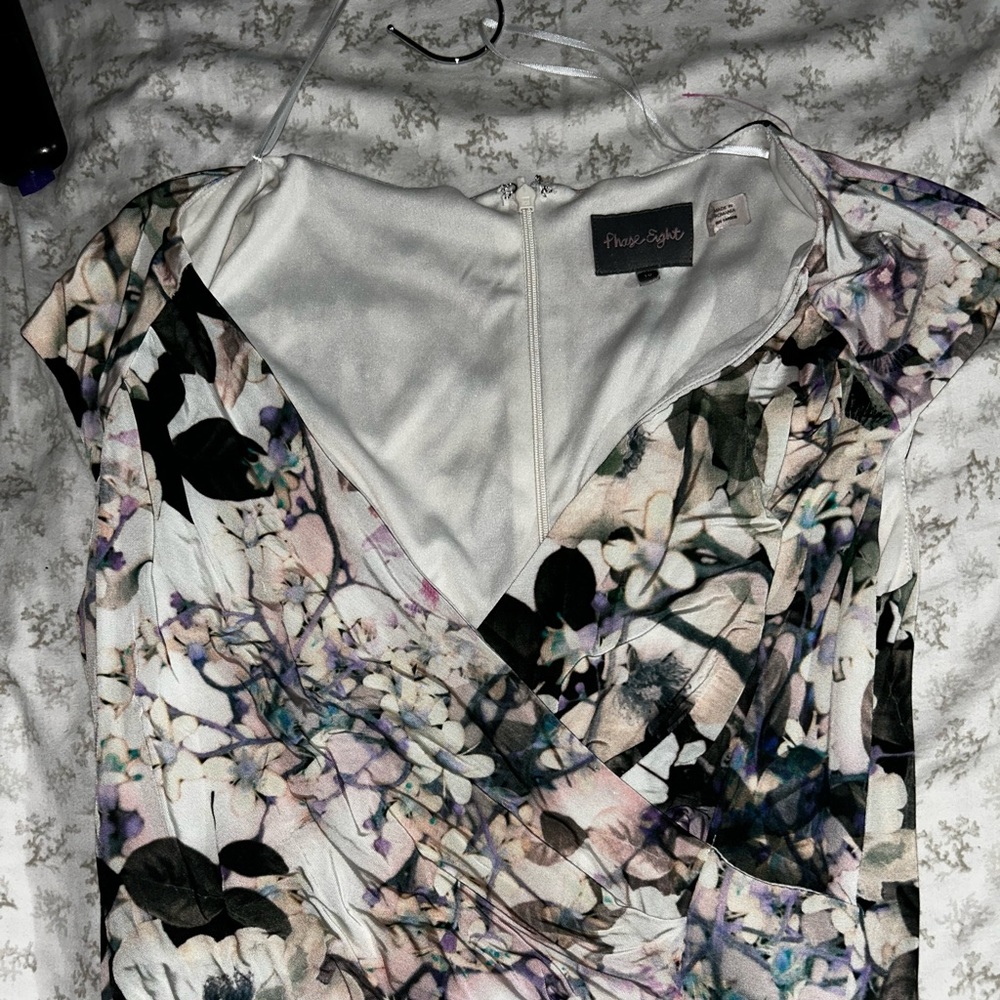 Phase Eight

Penelope Floral Puff Sleeve Midi Dress